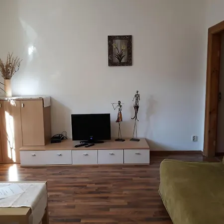 Appartement Schoene-5-Raum-Fewo-Mit-2-Baedern-Nahe-Dresden-Zentrum-Aw2 *