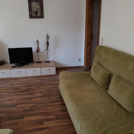 Schoene-5-Raum-Fewo-Mit-2-Baedern-Nahe-Dresden-Zentrum-Aw2 Apartman